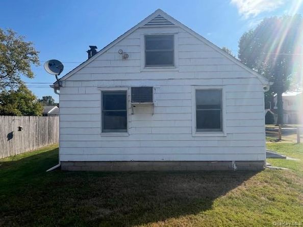 19 Carlson Lane, East Northport NY 11731
