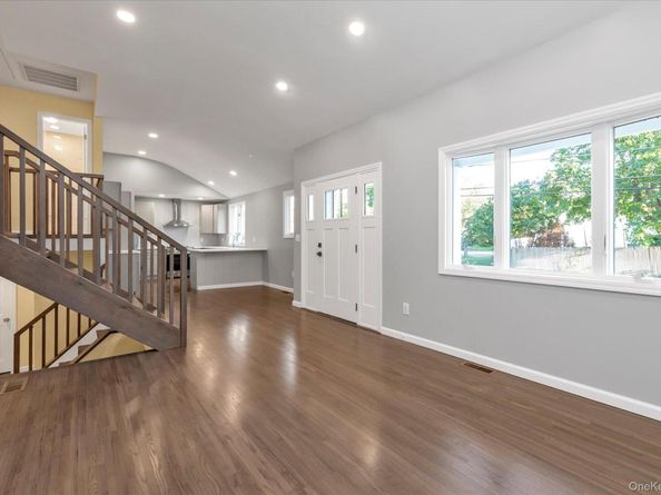 12 Wren Court, Northport NY 11768