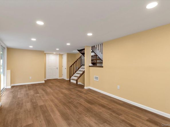 12 Wren Court, Northport NY 11768