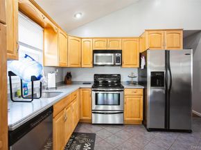 200 E Euclid Street, Valley Stream NY 11580
