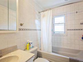 200 E Euclid Street, Valley Stream NY 11580