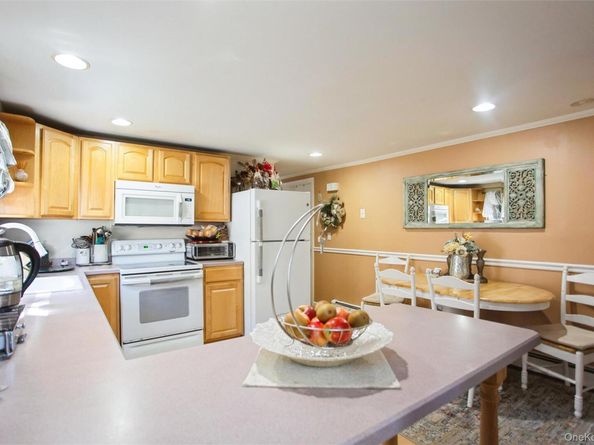 200 E Euclid Street, Valley Stream NY 11580