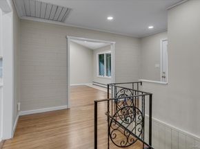 385 Salem Court, Hauppauge NY 11788