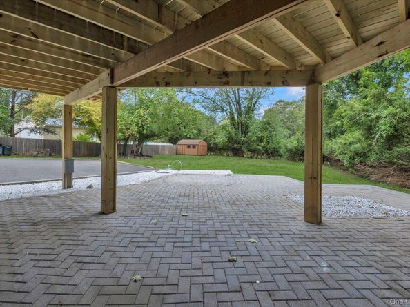 385 Salem Court, Hauppauge NY 11788