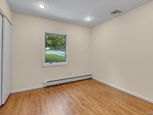 385 Salem Court, Hauppauge NY 11788