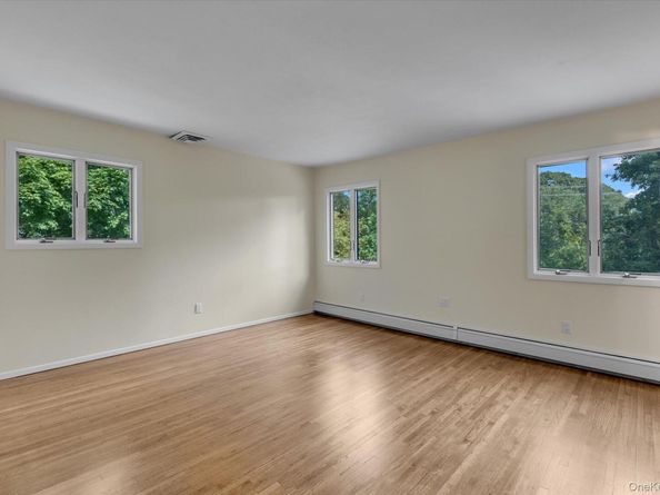 385 Salem Court, Hauppauge NY 11788