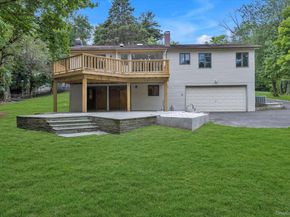 385 Salem Court, Hauppauge NY 11788