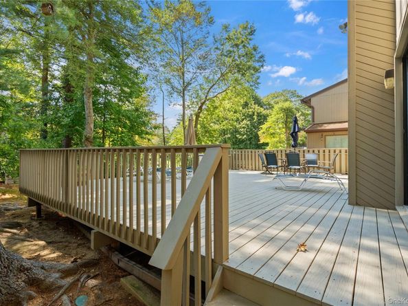 166 High Pond Drive, Jericho NY 11753