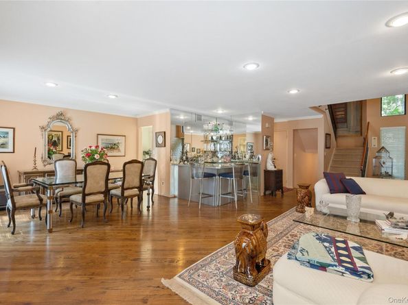 166 High Pond Drive, Jericho NY 11753