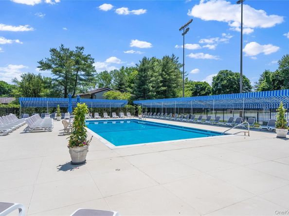 166 High Pond Drive, Jericho NY 11753