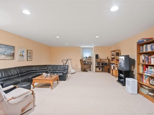 166 High Pond Drive, Jericho NY 11753