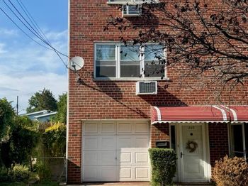 223 Ditmars Street
