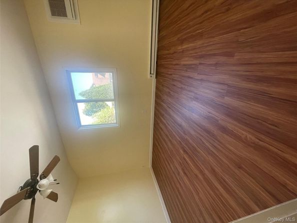 412 37th Street 1 Family, Babylon NY 11757