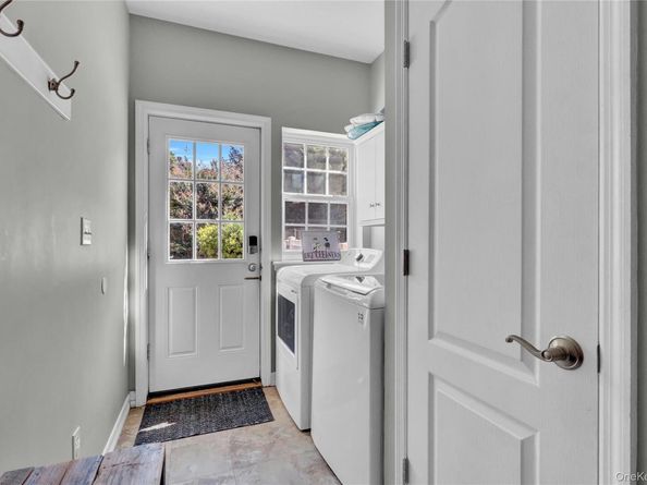 14 Daremy Lane, East Setauket NY 11733