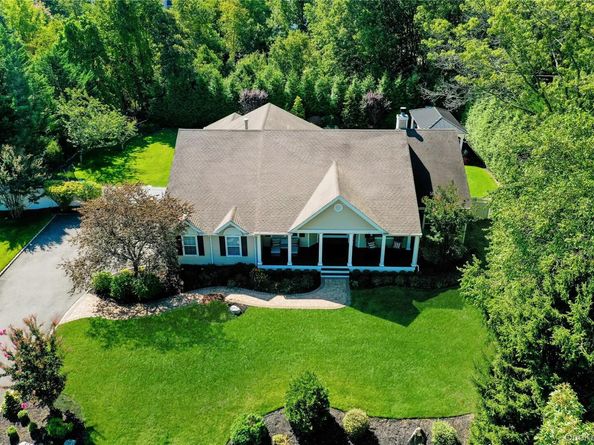 14 Daremy Lane, East Setauket NY 11733