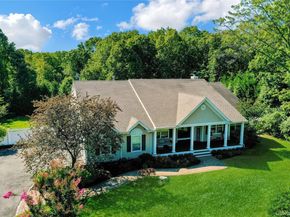 14 Daremy Lane, East Setauket NY 11733