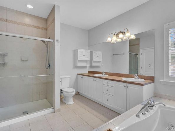 14 Daremy Lane, East Setauket NY 11733