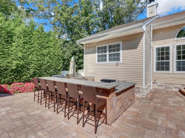14 Daremy Lane, East Setauket NY 11733