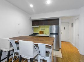 15 Canterbury Road C10, Great Neck NY 11021