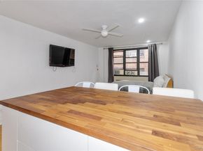 15 Canterbury Road C10, Great Neck NY 11021