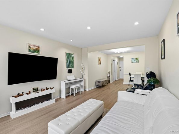 73-62 Bell Boulevard 5L, Bayside NY 11364