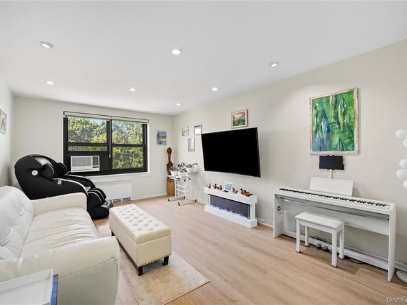 73-62 Bell Boulevard 5L, Bayside NY 11364