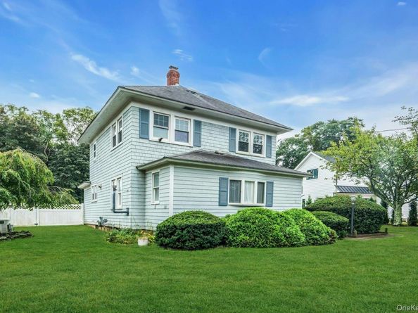 9450 Old Sound Avenue, Mattituck NY 11952