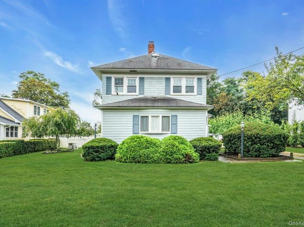 9450 Old Sound Avenue, Mattituck NY 11952