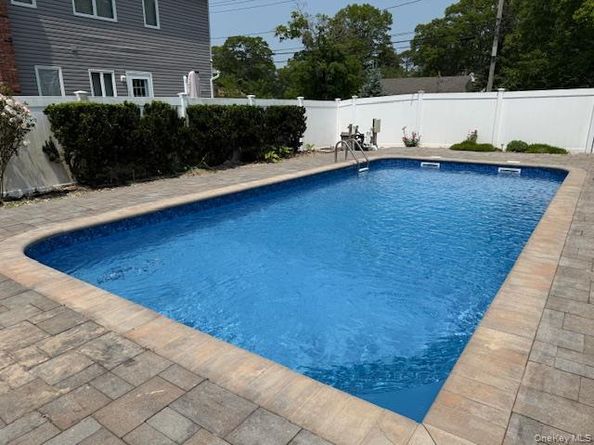 348 Hauser Avenue, Holbrook NY 11741