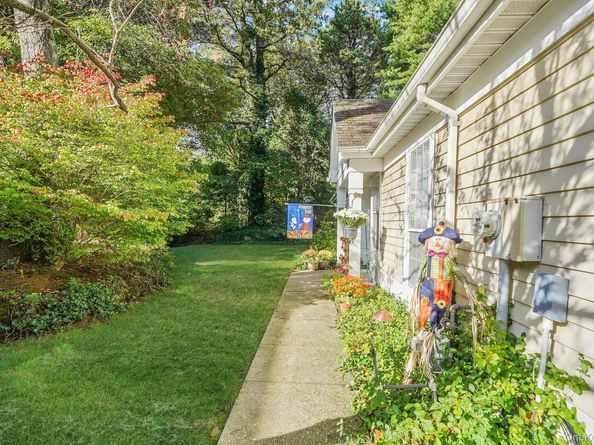 19 Villanova Court, Ridge NY 11961