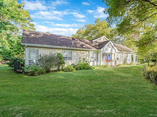 19 Villanova Court, Ridge NY 11961