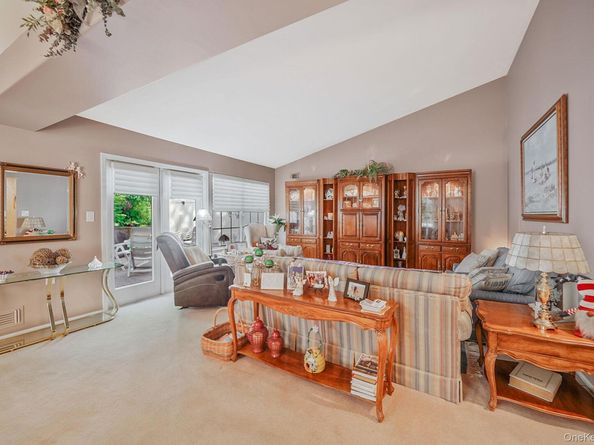 19 Villanova Court, Ridge NY 11961