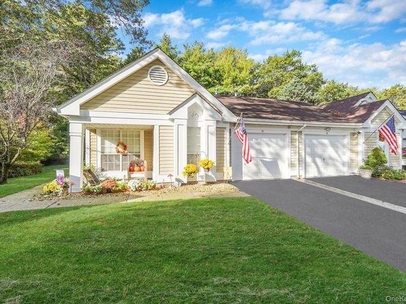 19 Villanova Court, Ridge NY 11961