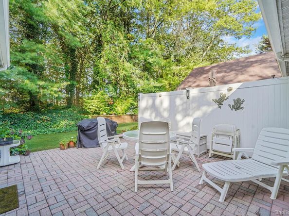 19 Villanova Court, Ridge NY 11961