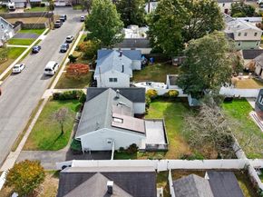 16 Burton Place, Lindenhurst NY 11757