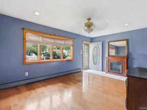 16 Burton Place, Lindenhurst NY 11757