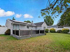 16 Burton Place, Lindenhurst NY 11757