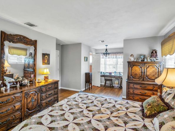 31 Sioux Drive, Commack NY 11725