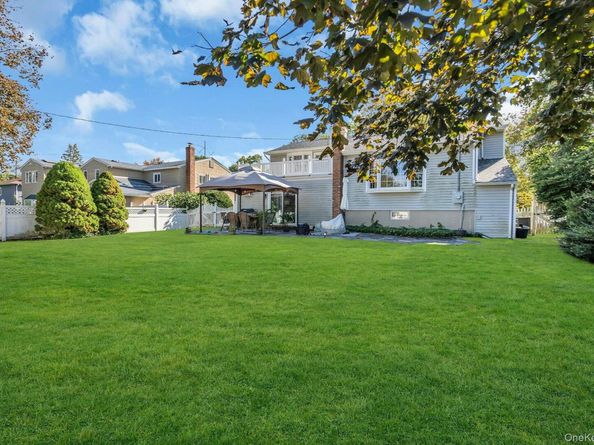 31 Sioux Drive, Commack NY 11725