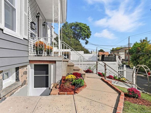 261 Edwards Place, Yonkers NY 10703