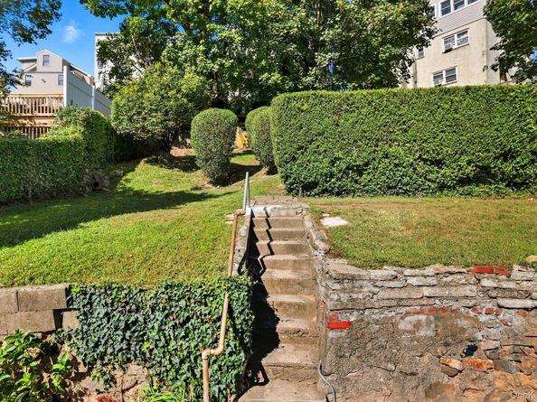 261 Edwards Place, Yonkers NY 10703