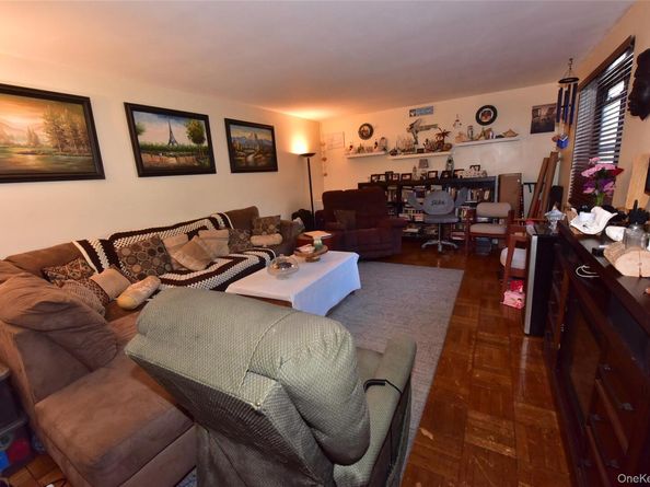 202-35 Foothill Avenue B24, Hollis NY 11423