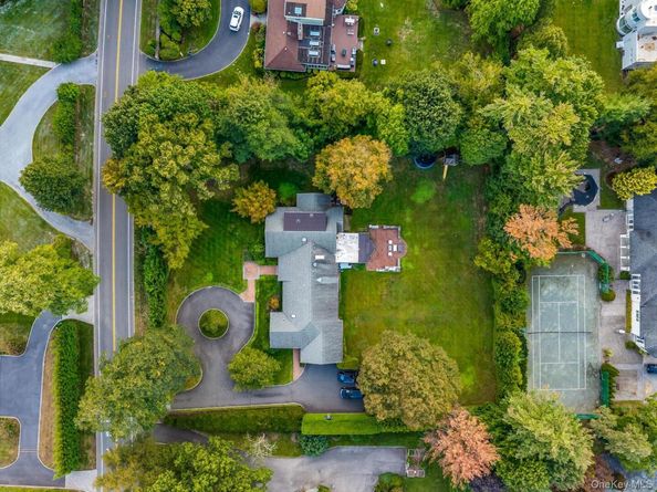 532 E Shore Road, Great Neck NY 11024