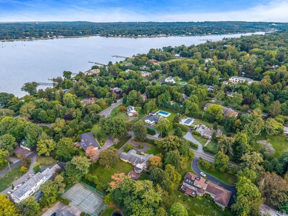 532 E Shore Road, Great Neck NY 11024