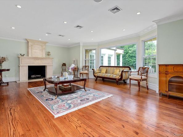 532 E Shore Road, Great Neck NY 11024