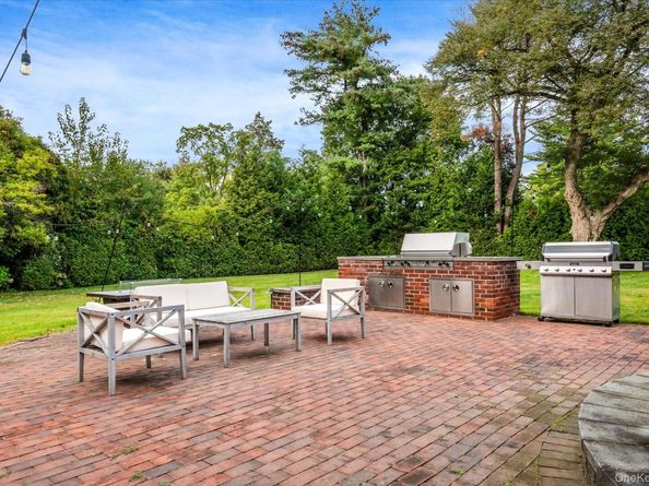 532 E Shore Road, Great Neck NY 11024