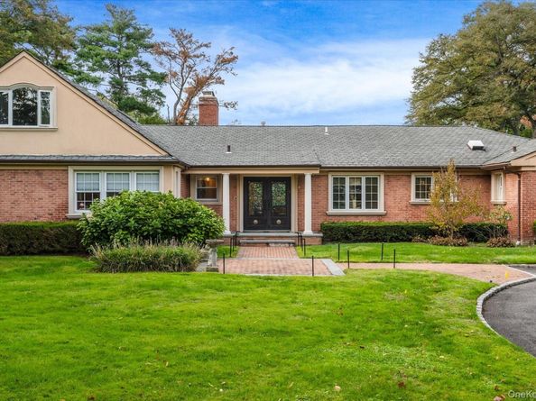 532 E Shore Road, Great Neck NY 11024