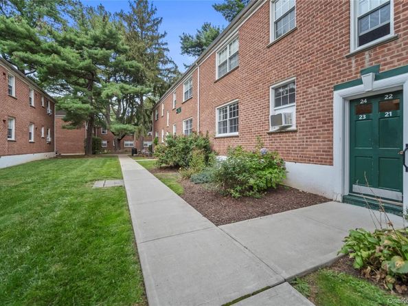 182 Pinewood Road 23, Hartsdale NY 10530