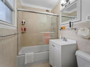 182 Pinewood Road 23, Hartsdale NY 10530