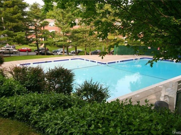 182 Pinewood Road 23, Hartsdale NY 10530